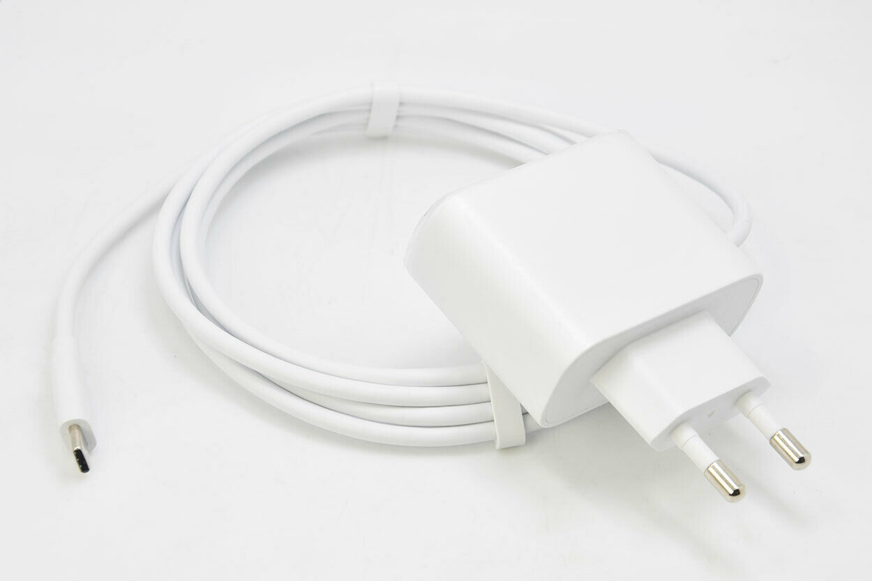 EU 5V 1.5A USB-C Ethernet Power Adapter Cable for Chromecast with Google TV Note ,that there are no EU 5V 1.5A USB-C Ethernet Power Adapter Cable for Chromecast with Google TV Note ,that there are no